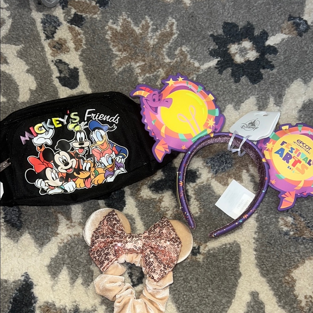 DISNEY BUNDLE‎ - 3 PIECES